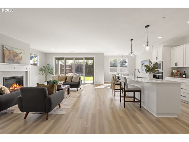 135 Se AIREDALE Ave, La Center, WA 98629