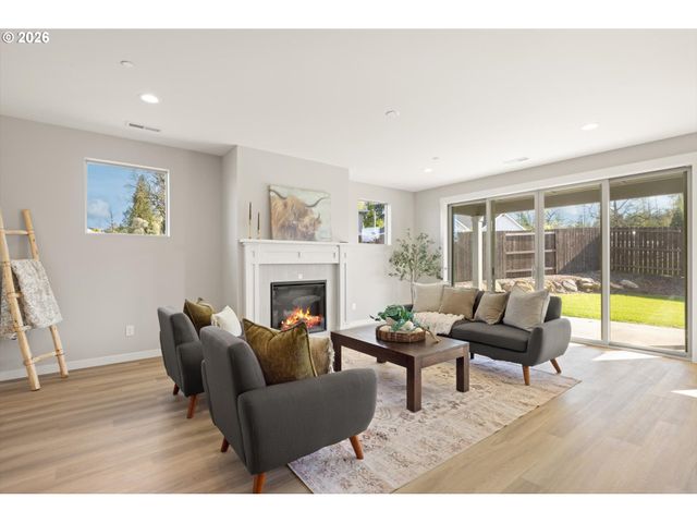 135 Se AIREDALE Ave, La Center, WA 98629