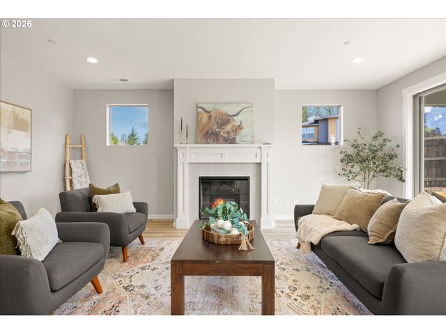 135 Se AIREDALE Ave, La Center, WA 98629