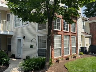 108 Carriage Crossing Lane 108, Middletown, CT 06457