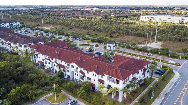 10620 NW 88th St 205, Doral, FL 33178