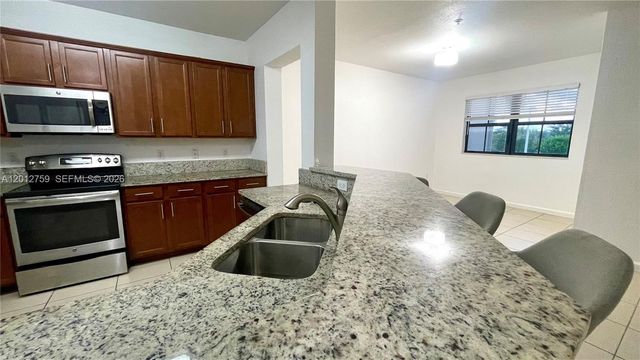 10620 NW 88th St 205, Doral, FL 33178