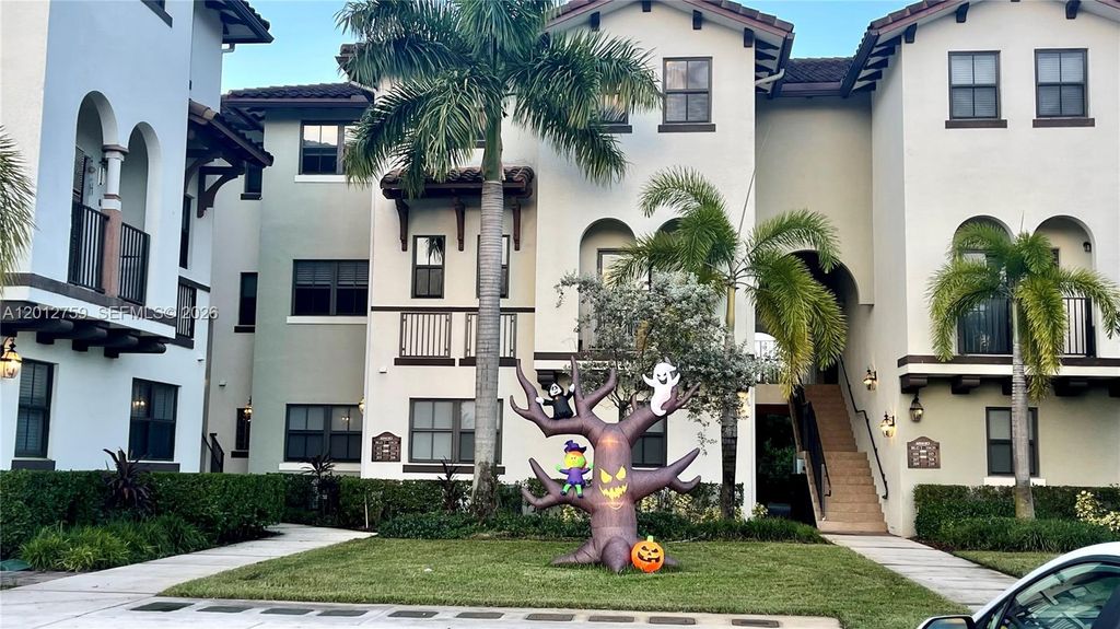 10620 NW 88th St 205, Doral, FL 33178