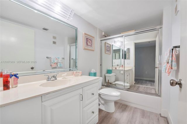 5952 Regal Glen Drive 102, Boynton Beach, FL 33437