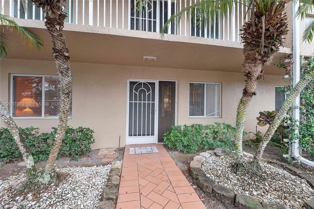 5952 Regal Glen Drive 102, Boynton Beach, FL 33437