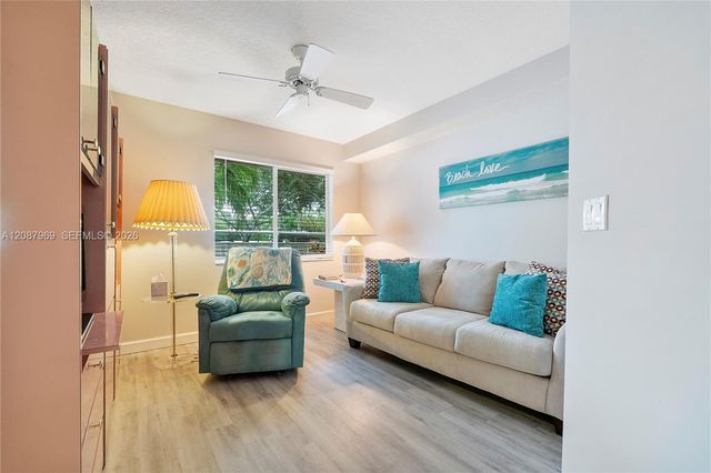 5952 Regal Glen Drive 102, Boynton Beach, FL 33437