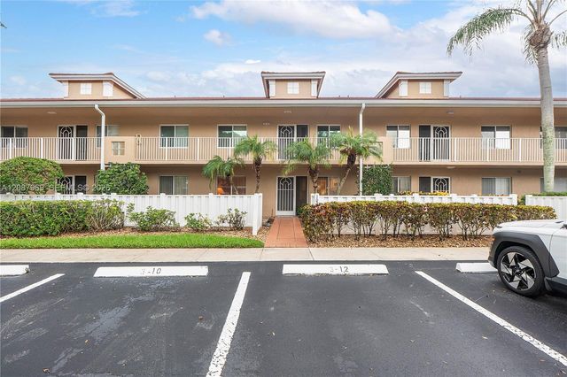 5952 Regal Glen Drive 102, Boynton Beach, FL 33437