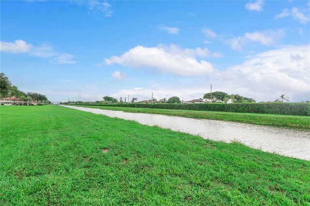 5952 Regal Glen Drive 102, Boynton Beach, FL 33437