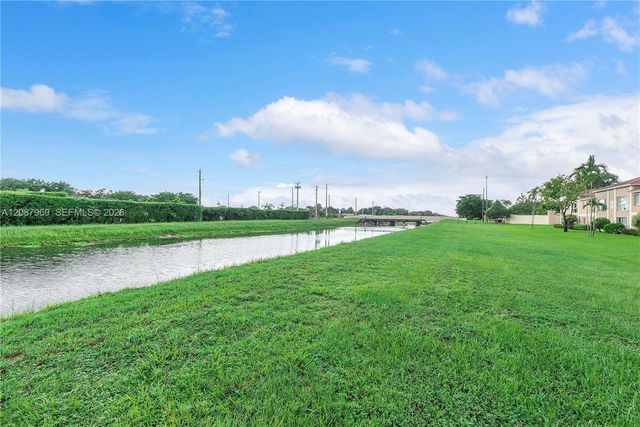 5952 Regal Glen Drive 102, Boynton Beach, FL 33437