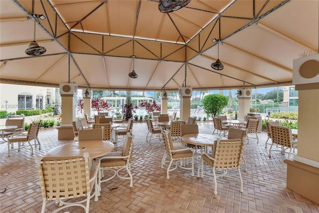 5952 Regal Glen Drive 102, Boynton Beach, FL 33437