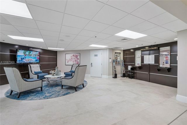 5952 Regal Glen Drive 102, Boynton Beach, FL 33437