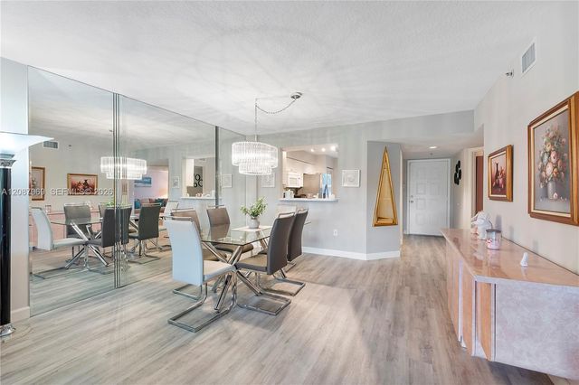 5952 Regal Glen Drive 102, Boynton Beach, FL 33437