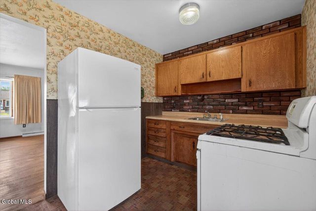 48 Munro Court, Troy, NY 12180