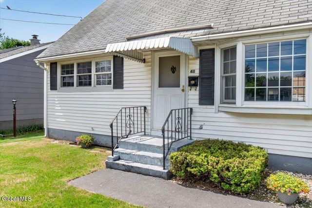 48 Munro Court, Troy, NY 12180