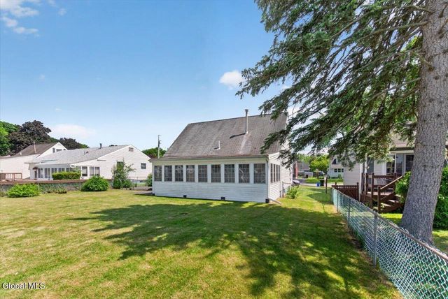 48 Munro Court, Troy, NY 12180