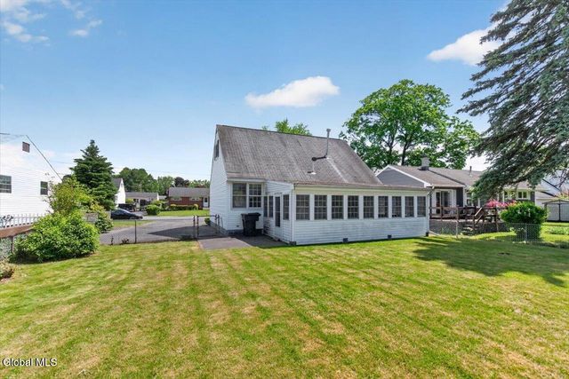 48 Munro Court, Troy, NY 12180