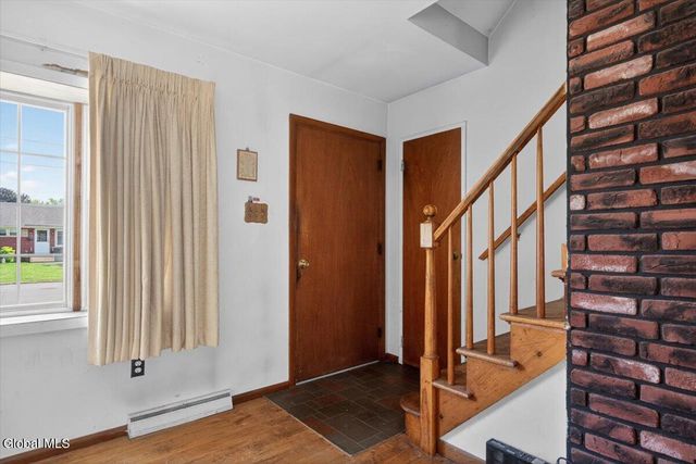 48 Munro Court, Troy, NY 12180