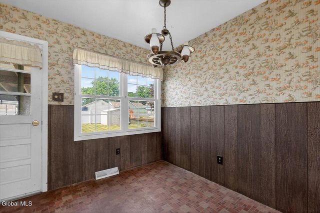 48 Munro Court, Troy, NY 12180