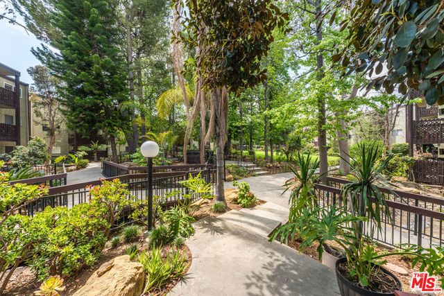 5870 Benner Street 304, Los Angeles, CA 90042