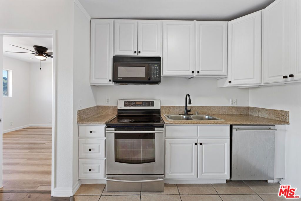 Image 10 of property listing at 5870 Benner Street 304, Los Angeles, CA 90042