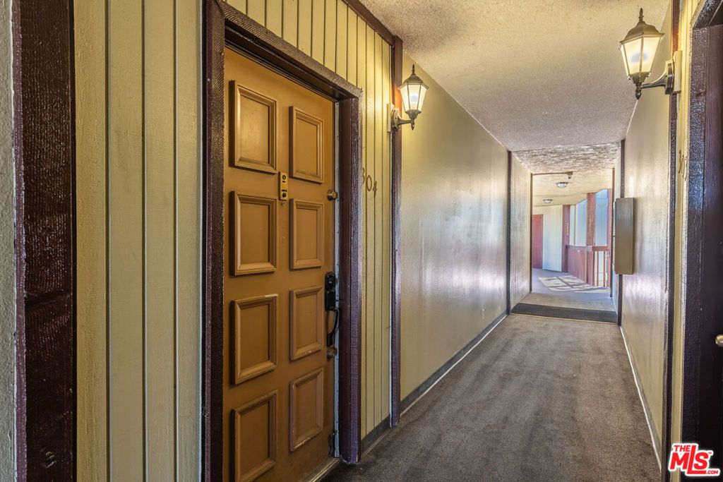 Image 2 of property listing at 5870 Benner Street 304, Los Angeles, CA 90042