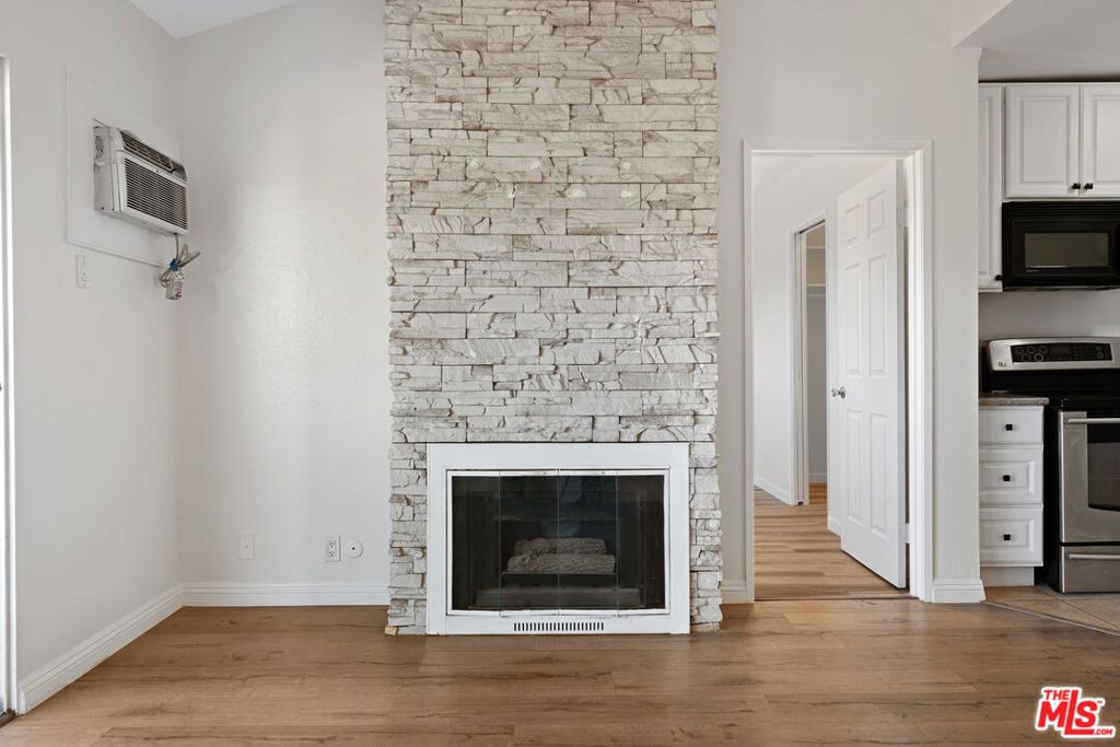 Image 8 of property listing at 5870 Benner Street 304, Los Angeles, CA 90042