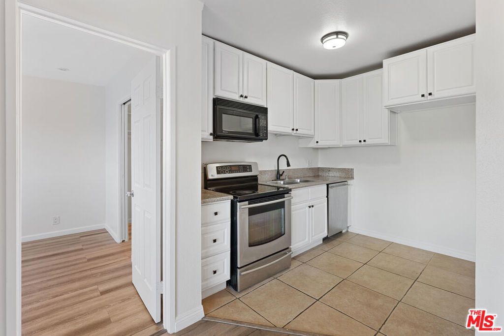 Image 9 of property listing at 5870 Benner Street 304, Los Angeles, CA 90042