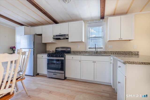 10 Woodland Park, Shelton, CT 06484