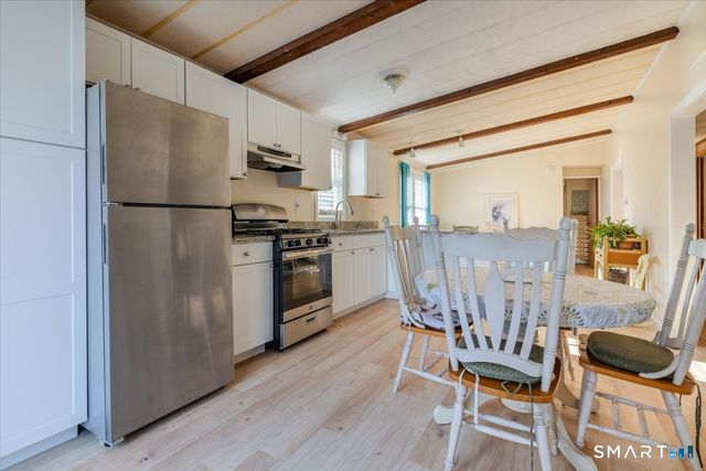 10 Woodland Park, Shelton, CT 06484