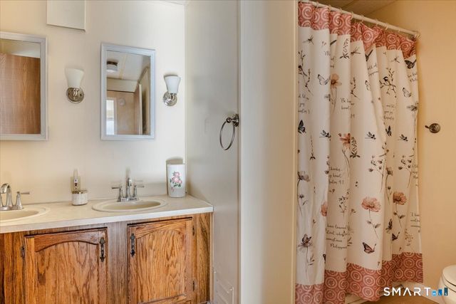 10 Woodland Park, Shelton, CT 06484