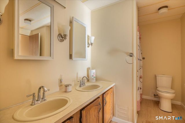 10 Woodland Park, Shelton, CT 06484