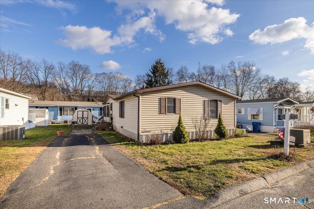 10 Woodland Park, Shelton, CT 06484