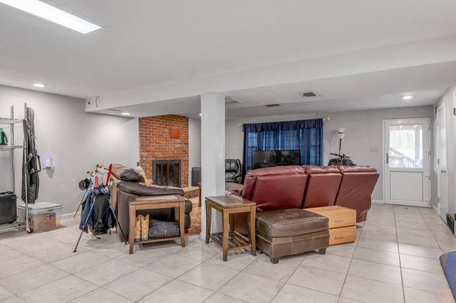 653 Mount Vernon Drive, Lexington, KY 40502