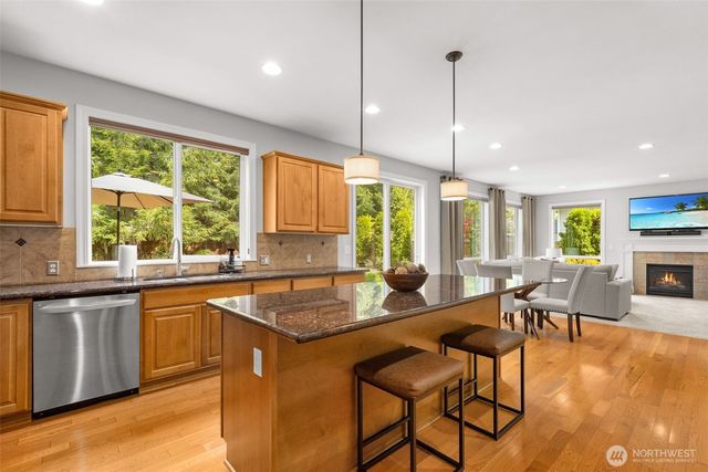 23254 SE Daybreak Place, Maple Valley, WA 98038