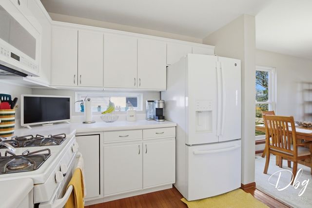 7 E Dahlia Lane, Round Lake Beach, IL 60073