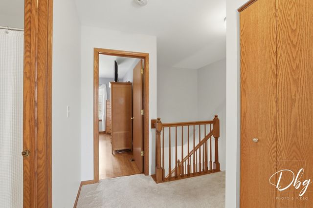 7 E Dahlia Lane, Round Lake Beach, IL 60073