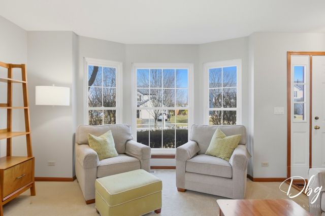 7 E Dahlia Lane, Round Lake Beach, IL 60073