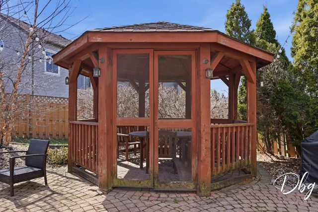 7 E Dahlia Lane, Round Lake Beach, IL 60073