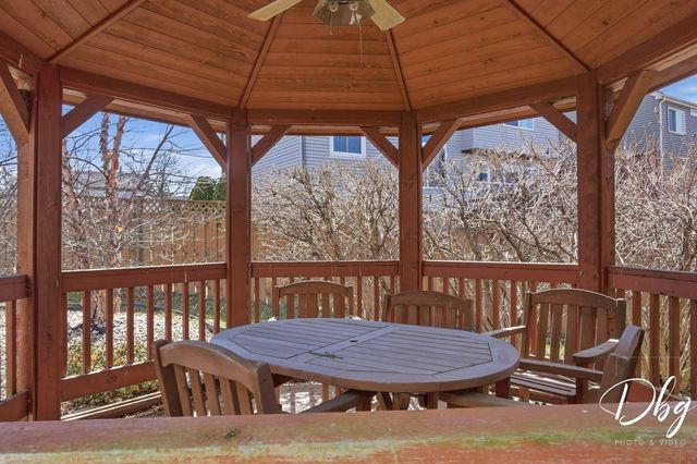 7 E Dahlia Lane, Round Lake Beach, IL 60073