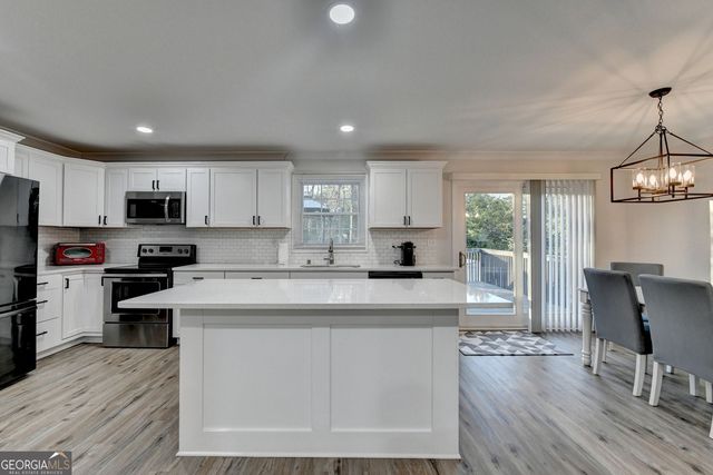 4087 Signal Ridge SW, Lilburn, GA 30047