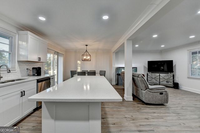 4087 Signal Ridge SW, Lilburn, GA 30047