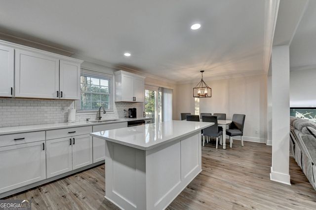 4087 Signal Ridge SW, Lilburn, GA 30047