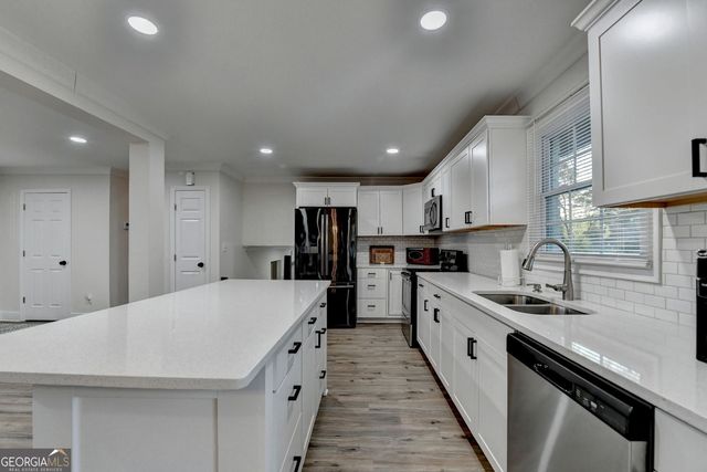 4087 Signal Ridge SW, Lilburn, GA 30047