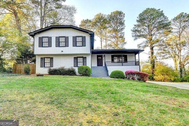 4087 Signal Ridge SW, Lilburn, GA 30047