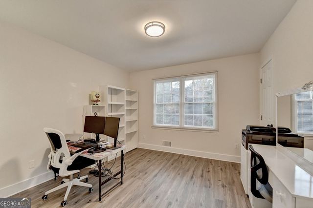 4087 Signal Ridge SW, Lilburn, GA 30047
