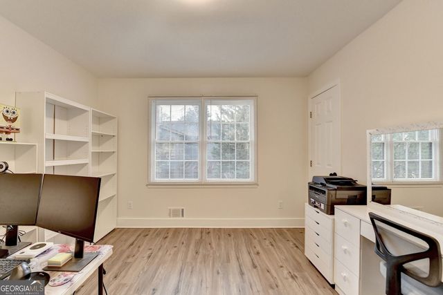 4087 Signal Ridge SW, Lilburn, GA 30047
