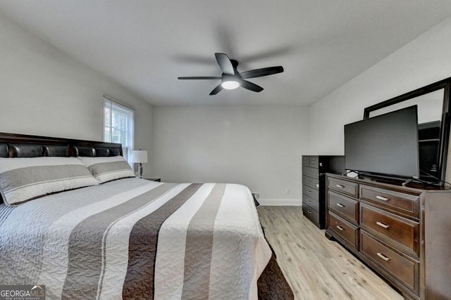 4087 Signal Ridge SW, Lilburn, GA 30047