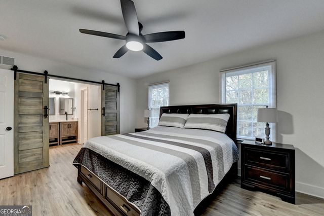 4087 Signal Ridge SW, Lilburn, GA 30047