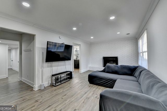 4087 Signal Ridge SW, Lilburn, GA 30047