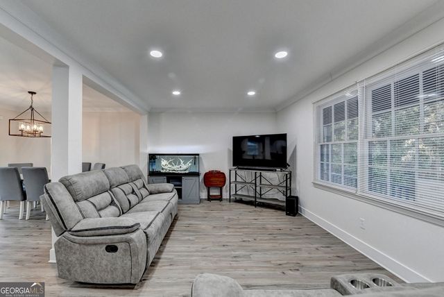 4087 Signal Ridge SW, Lilburn, GA 30047